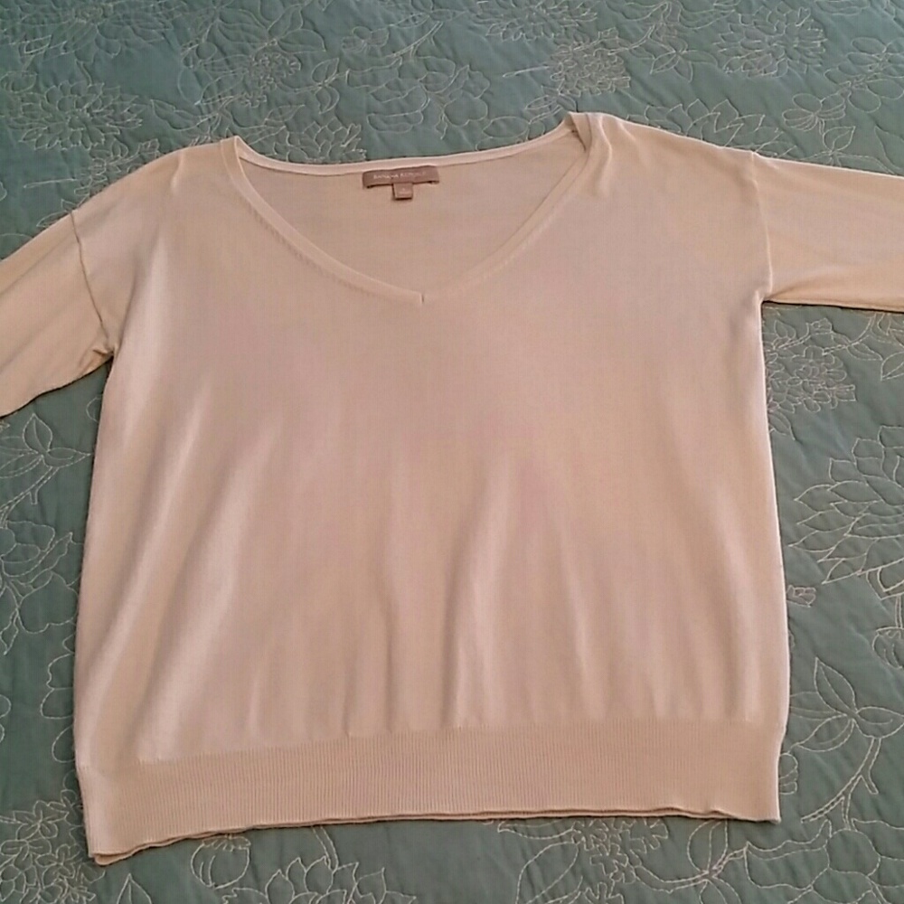Size S Banana R. v neck 3/4 sleeve sweater